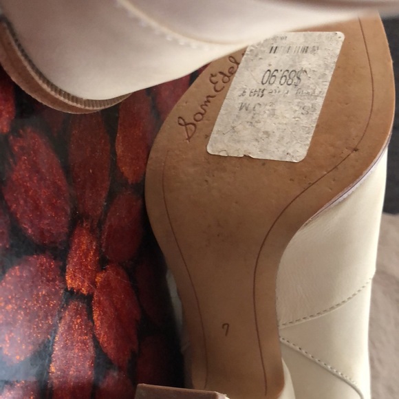 Cream ankle boots. Sam Edelman size 7. - Picture 7 of 8